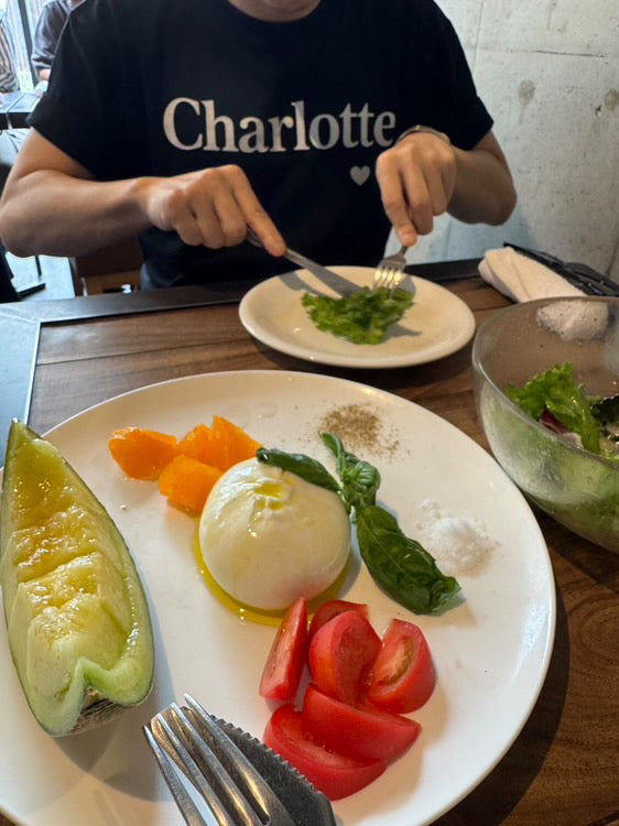 CharlotteロゴTシャツ