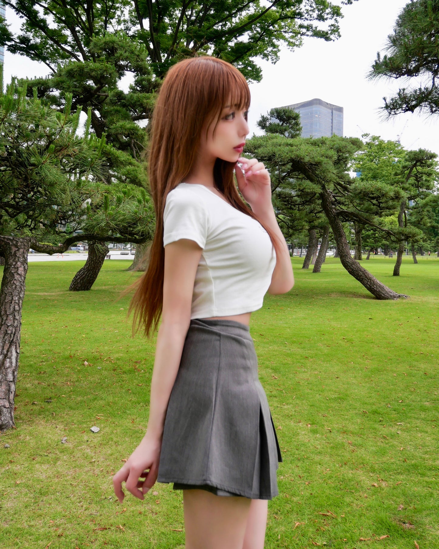 Charlotteクロップド丈Tシャツ (ホワイト)