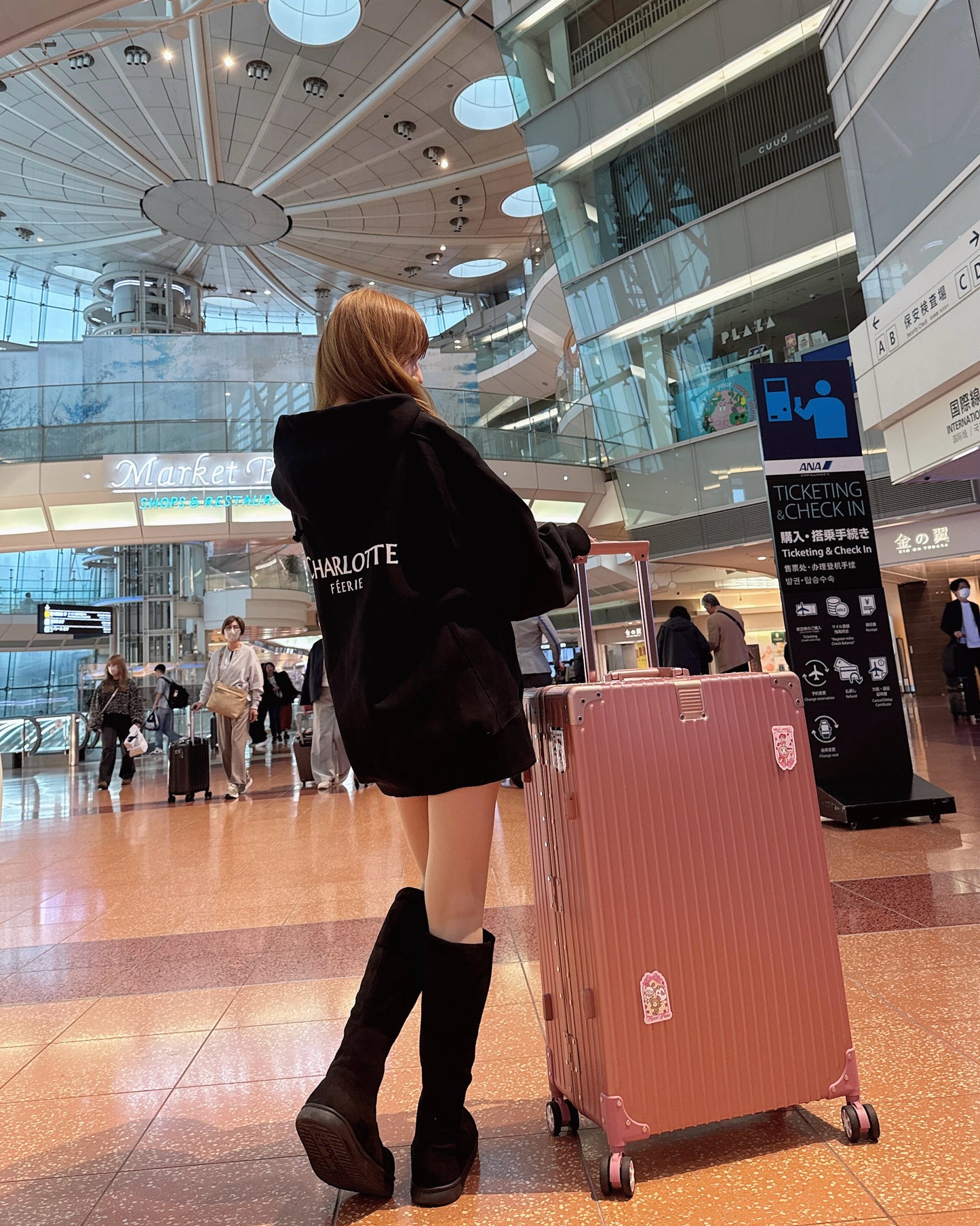 Charlotteジップパーカー（ブラック）　20%OFF