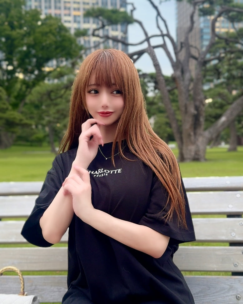 CHARLOTTE ロゴTシャツ