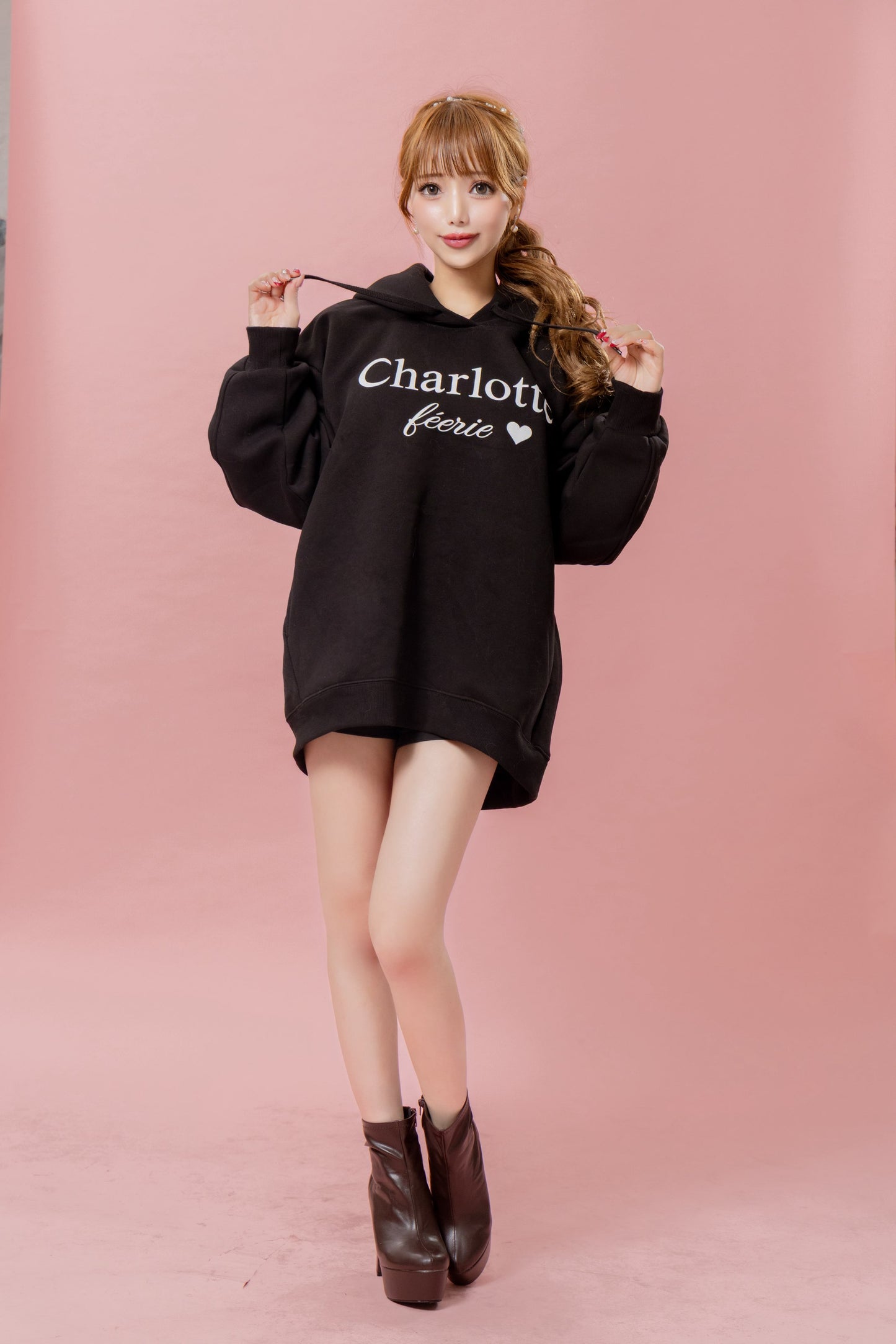 Charlotteロゴパーカー（ブラック）　20%OFF