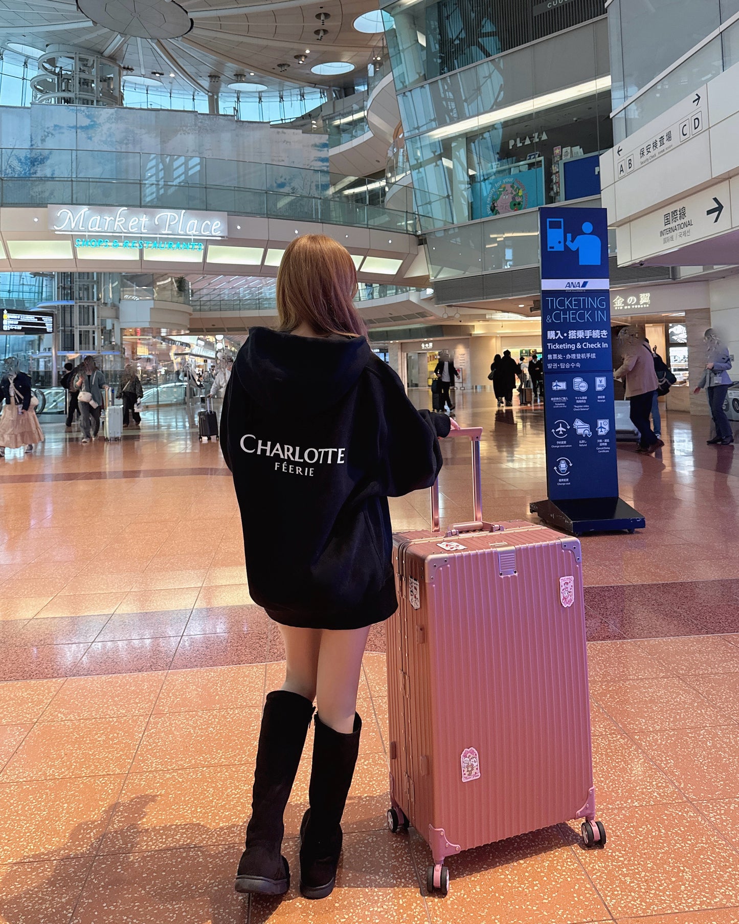 Charlotteジップパーカー（ブラック）　20%OFF