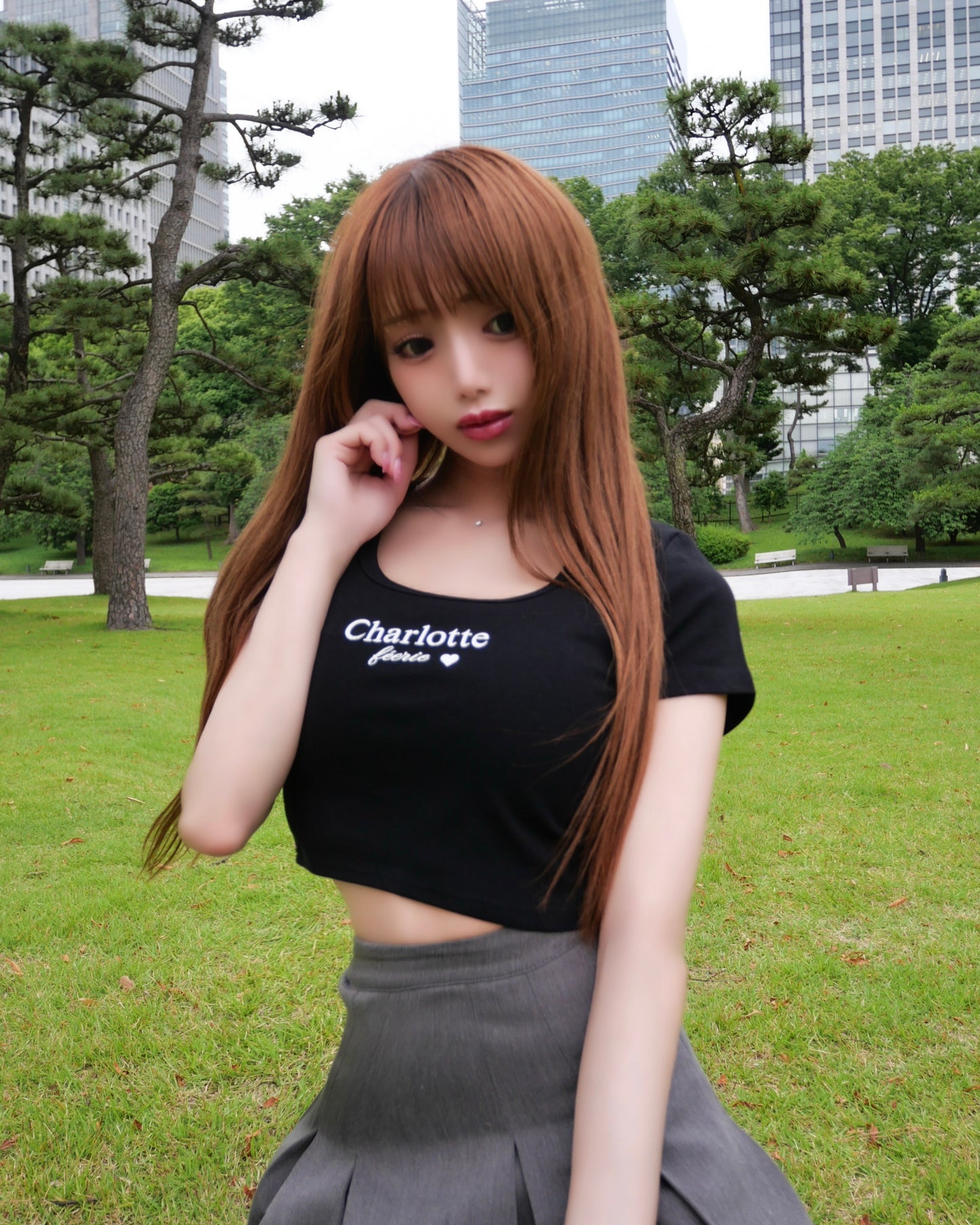 Charlotteクロップド丈Tシャツ （ブラック）