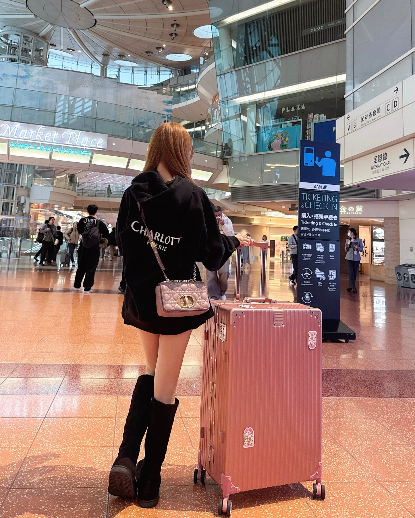 Charlotteジップパーカー（ブラック）　20%OFF