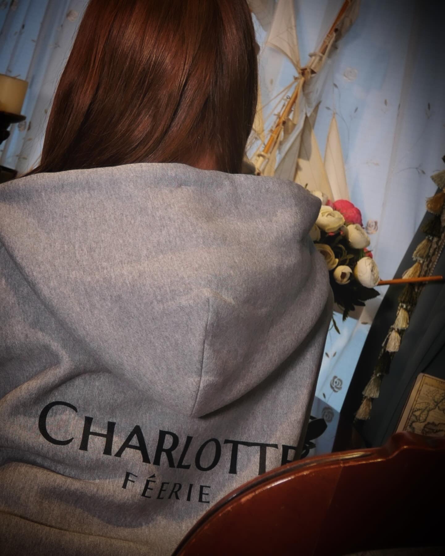 ♡20％OFF♡ Charlotteジップパーカー（グレー）