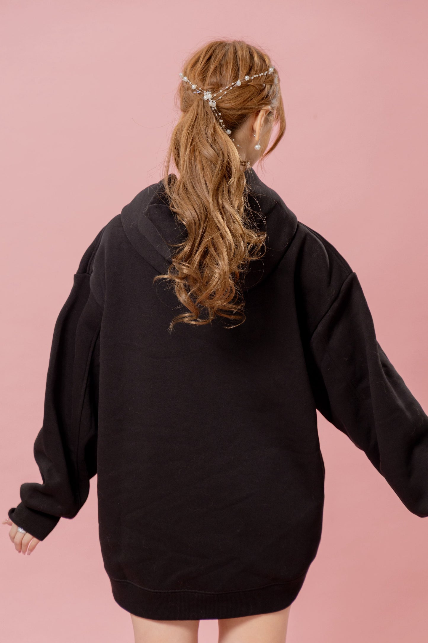 Charlotteロゴパーカー（ブラック）　20%OFF